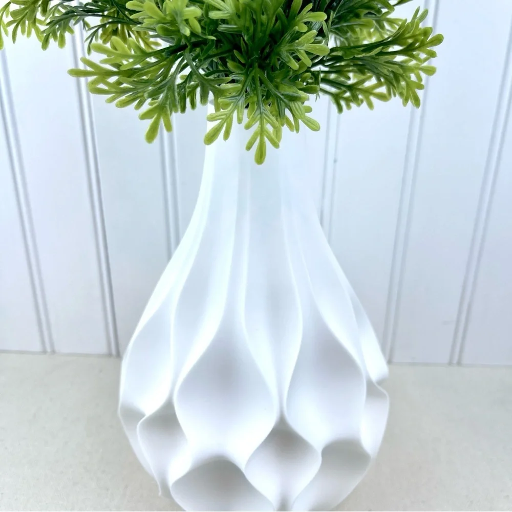 Modern Flower Vase, Abyssal Flower Vase